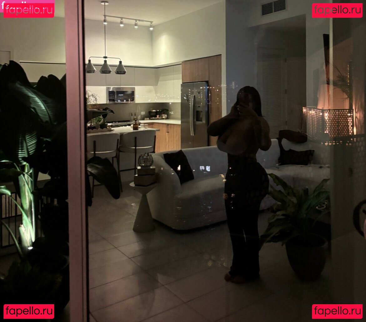 ParlayPrincesa / iriisileaa Onlyfans Photo Gallery 