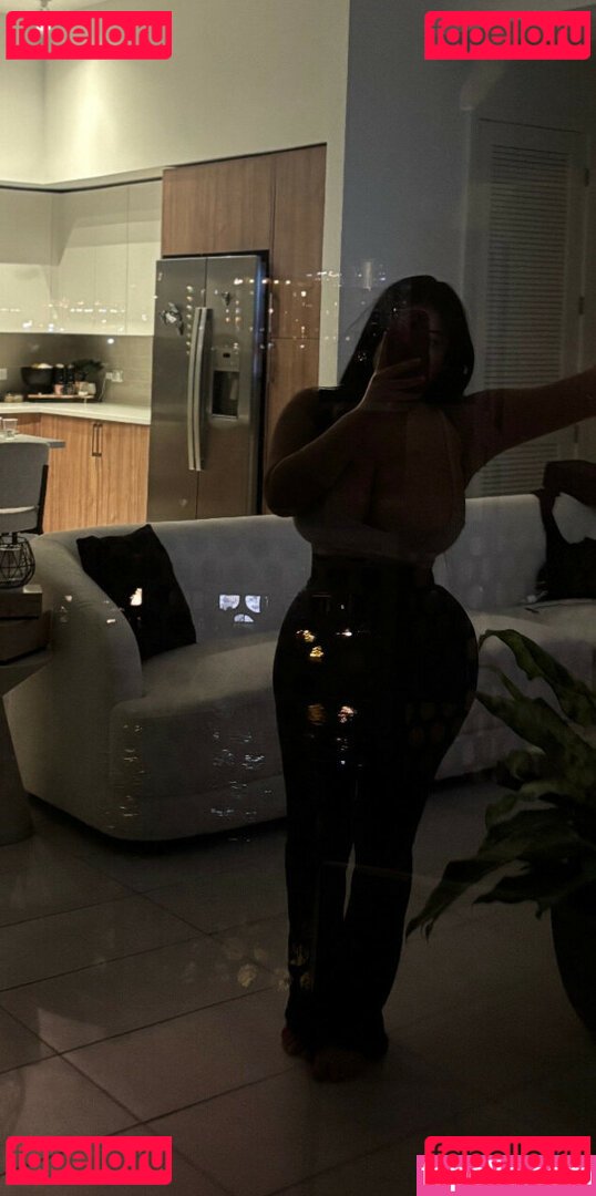 ParlayPrincesa / iriisileaa Onlyfans Photo Gallery 