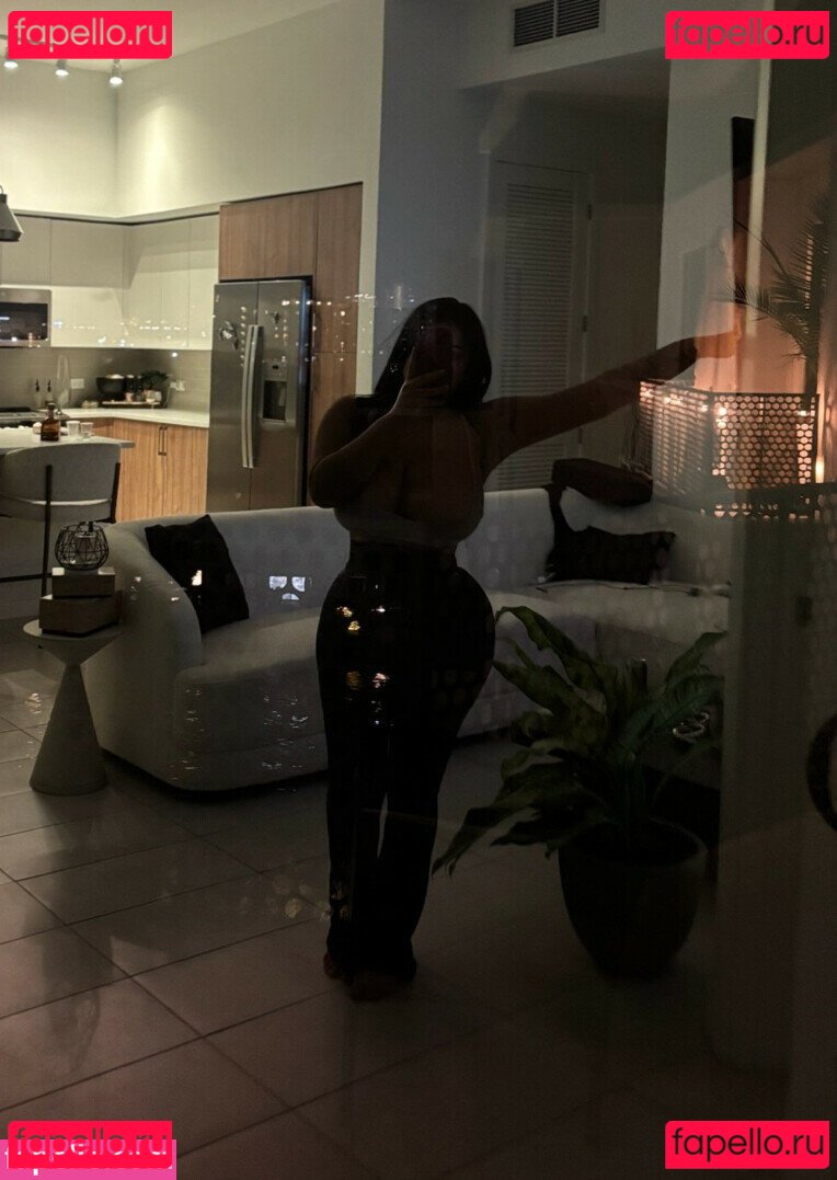 ParlayPrincesa / iriisileaa Onlyfans Photo Gallery 