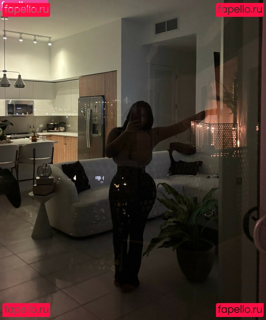 ParlayPrincesa / iriisileaa Onlyfans Photo Gallery 