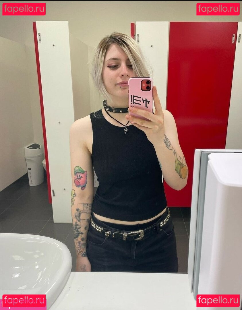 Vickierules / vickiereads Onlyfans Photo Gallery 