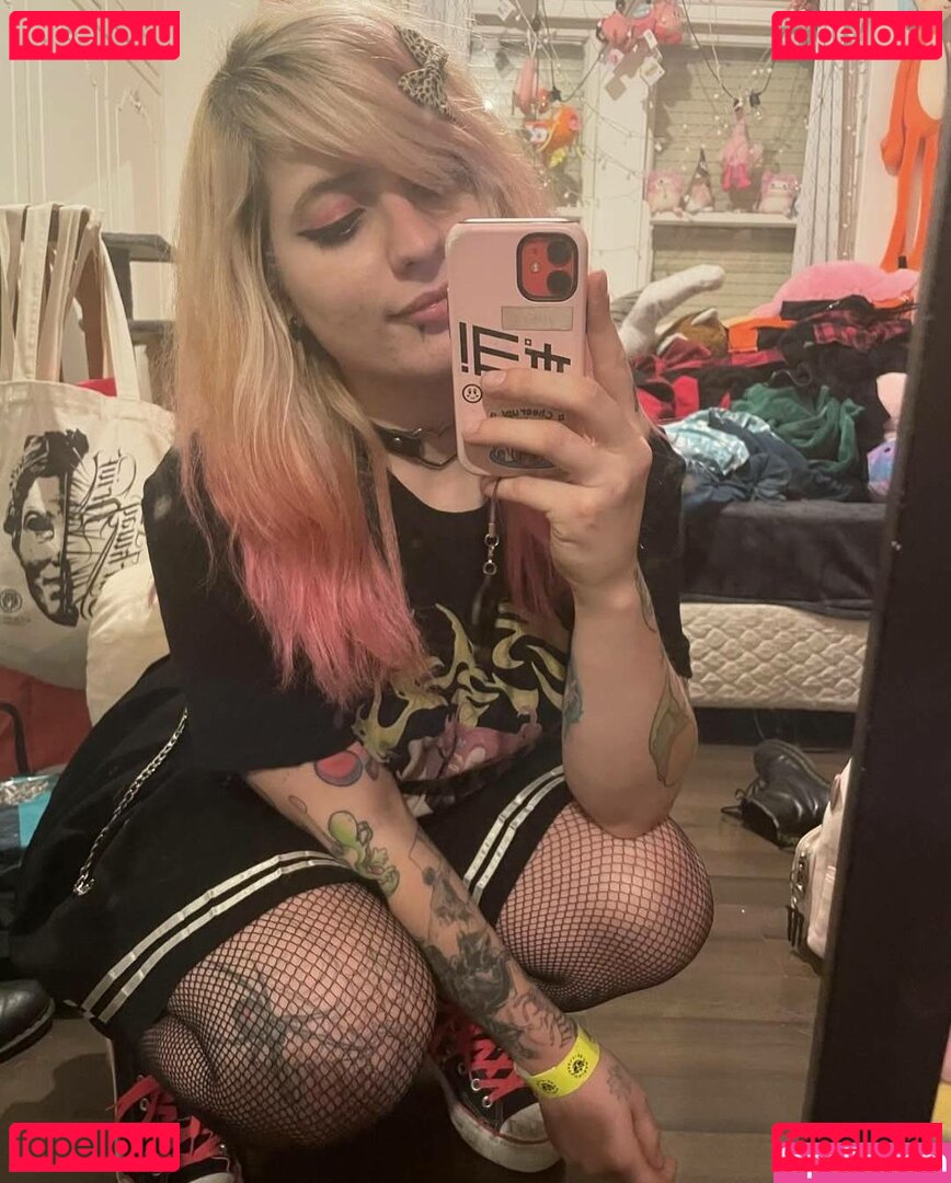 Vickierules / vickiereads Onlyfans Photo Gallery 