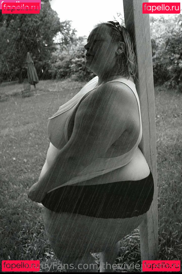 theviviennerose Onlyfans Photo Gallery 