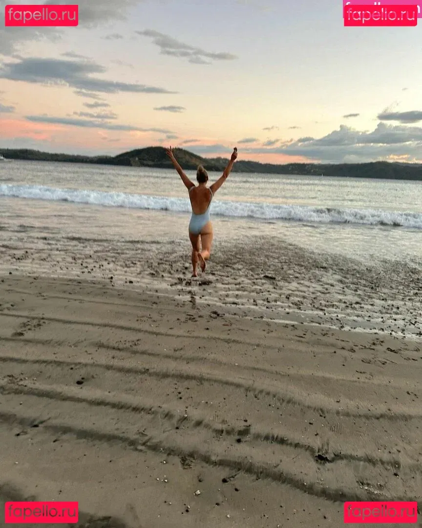 Molly Sims Onlyfans Photo Gallery 