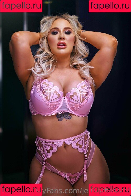 Luna Starr Onlyfans Photo Gallery 