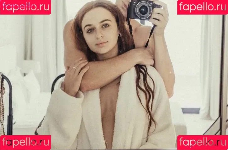 Joey King Onlyfans Photo Gallery 