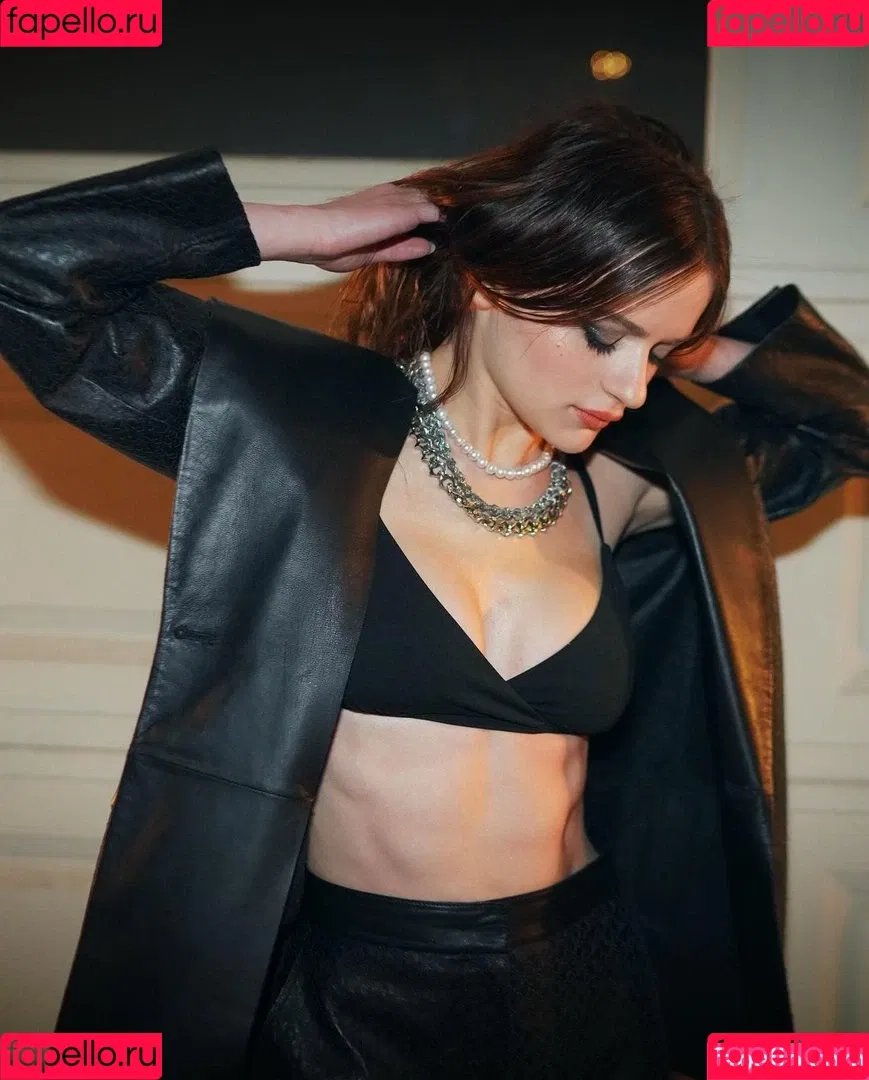 Joey King Onlyfans Photo Gallery 