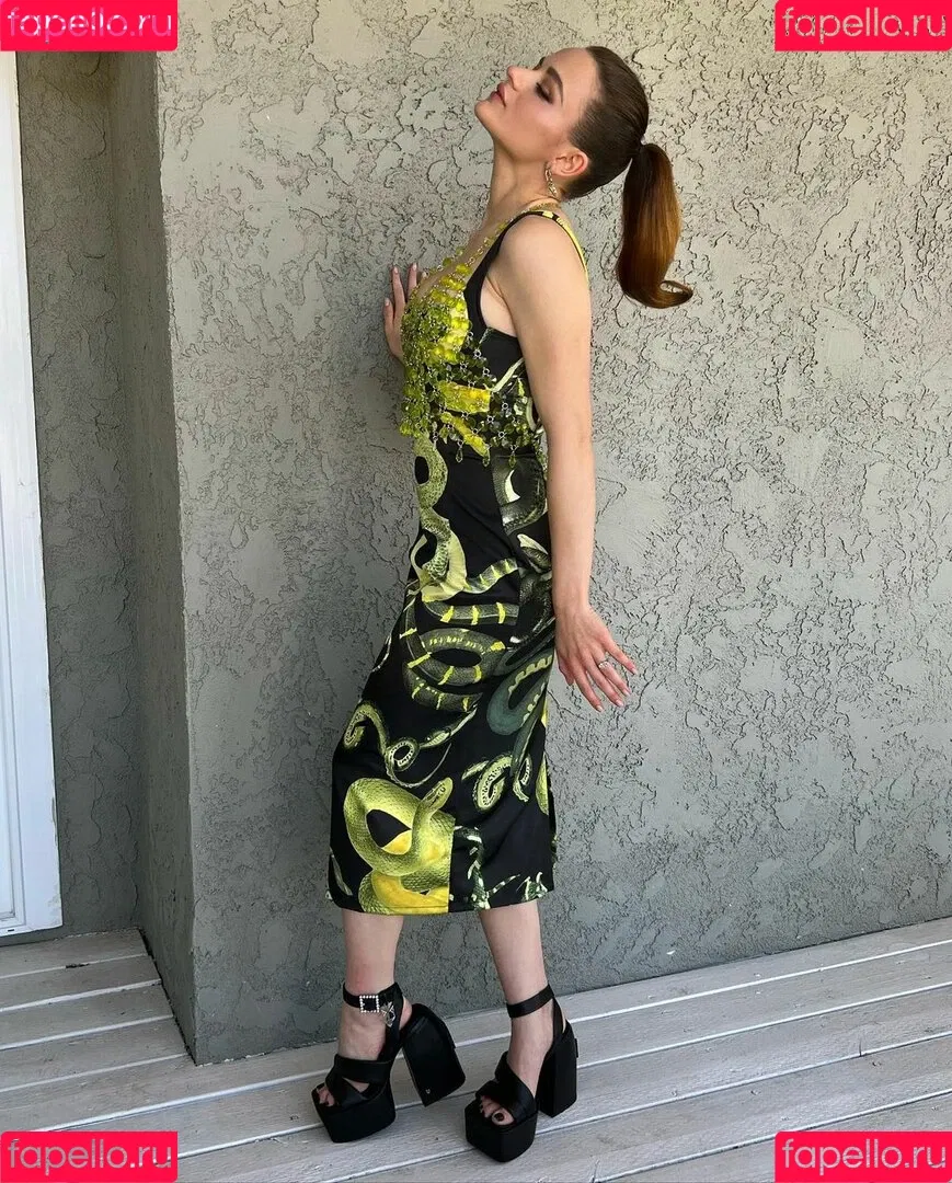 Joey King Onlyfans Photo Gallery 