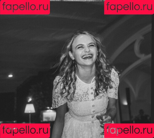 Joey King Onlyfans Photo Gallery 