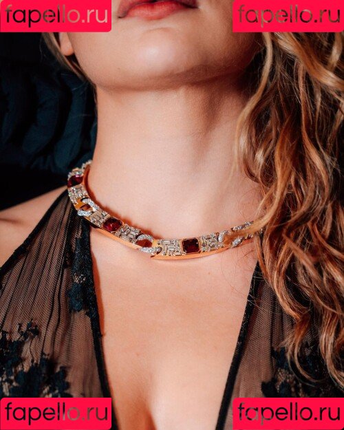 Joey King Onlyfans Photo Gallery 