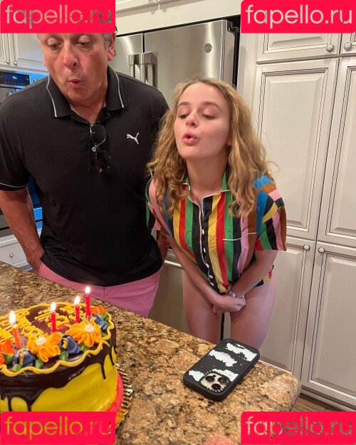 Joey King Onlyfans Photo Gallery 