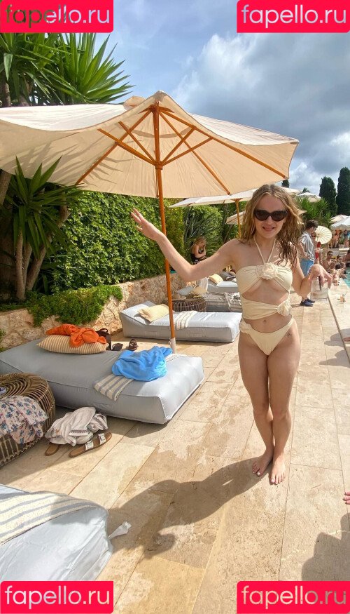 Joey King Onlyfans Photo Gallery 