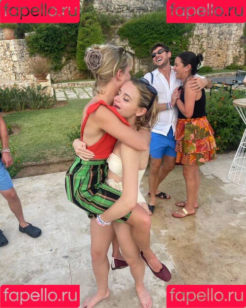 Joey King Onlyfans Photo Gallery 