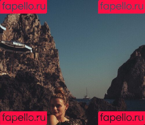 Joey King Onlyfans Photo Gallery 