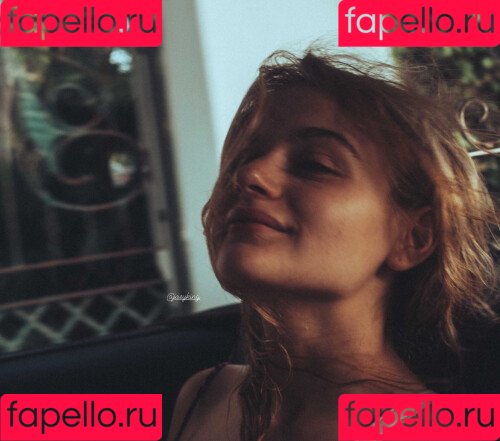 Joey King Onlyfans Photo Gallery 