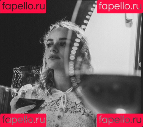 Joey King Onlyfans Photo Gallery 