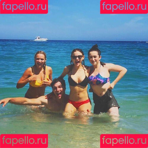 Joey King Onlyfans Photo Gallery 