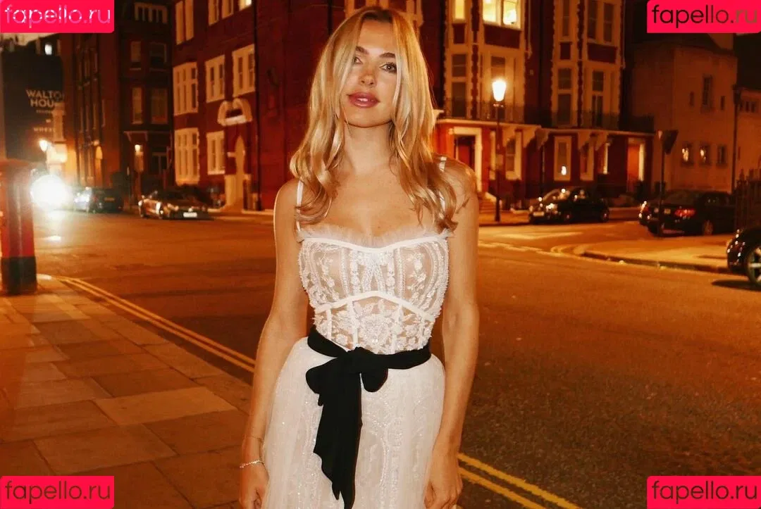 Kimberley Garner Onlyfans Photo Gallery 