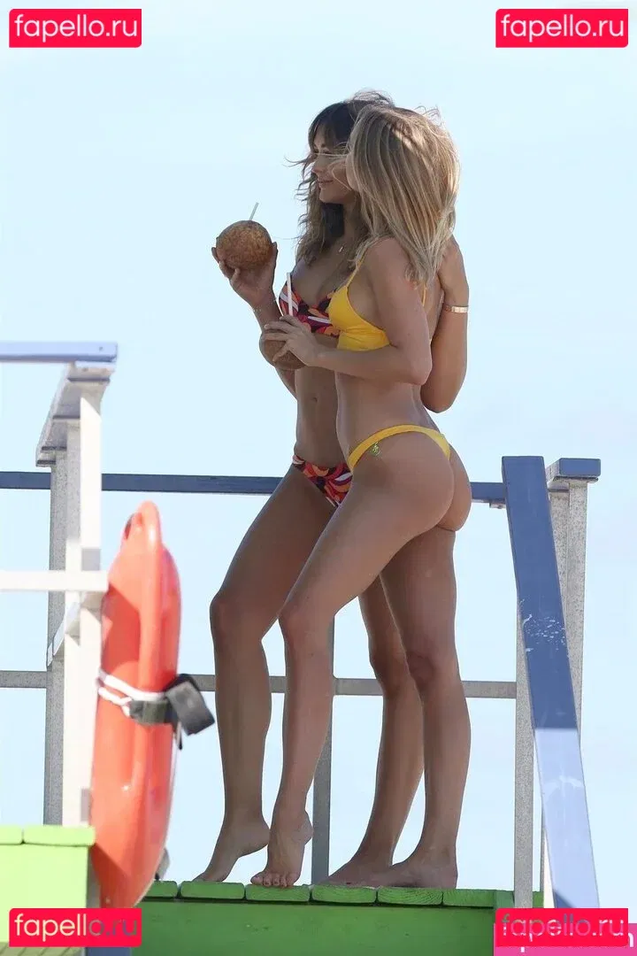 Kimberley Garner Onlyfans Photo Gallery 