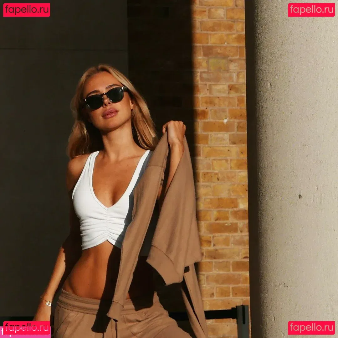 Kimberley Garner Onlyfans Photo Gallery 