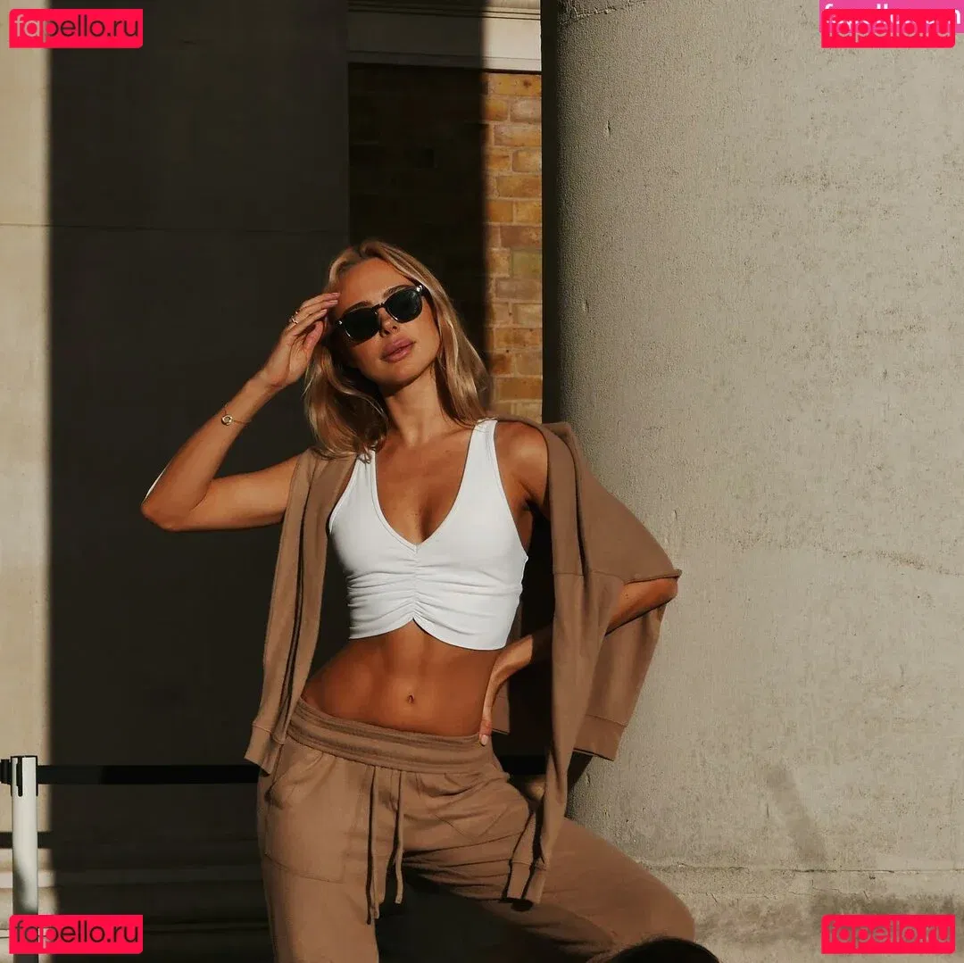Kimberley Garner Onlyfans Photo Gallery 