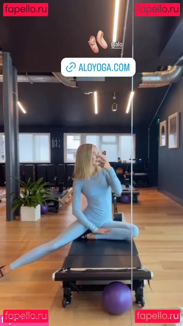 Kimberley Garner Onlyfans Photo Gallery 