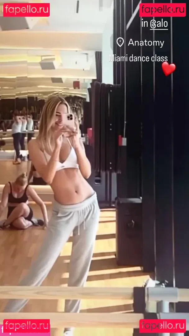 Kimberley Garner Onlyfans Photo Gallery 