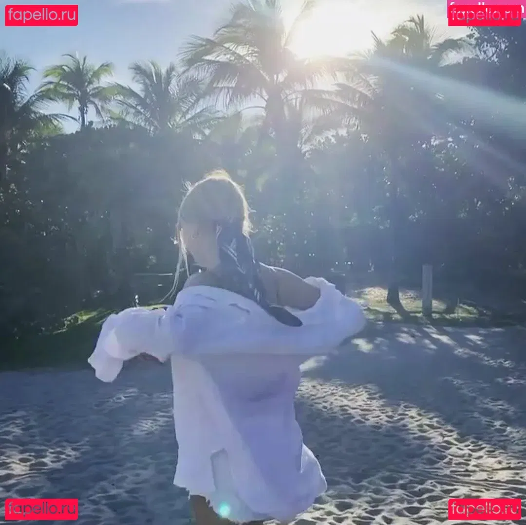 Kimberley Garner Onlyfans Photo Gallery 