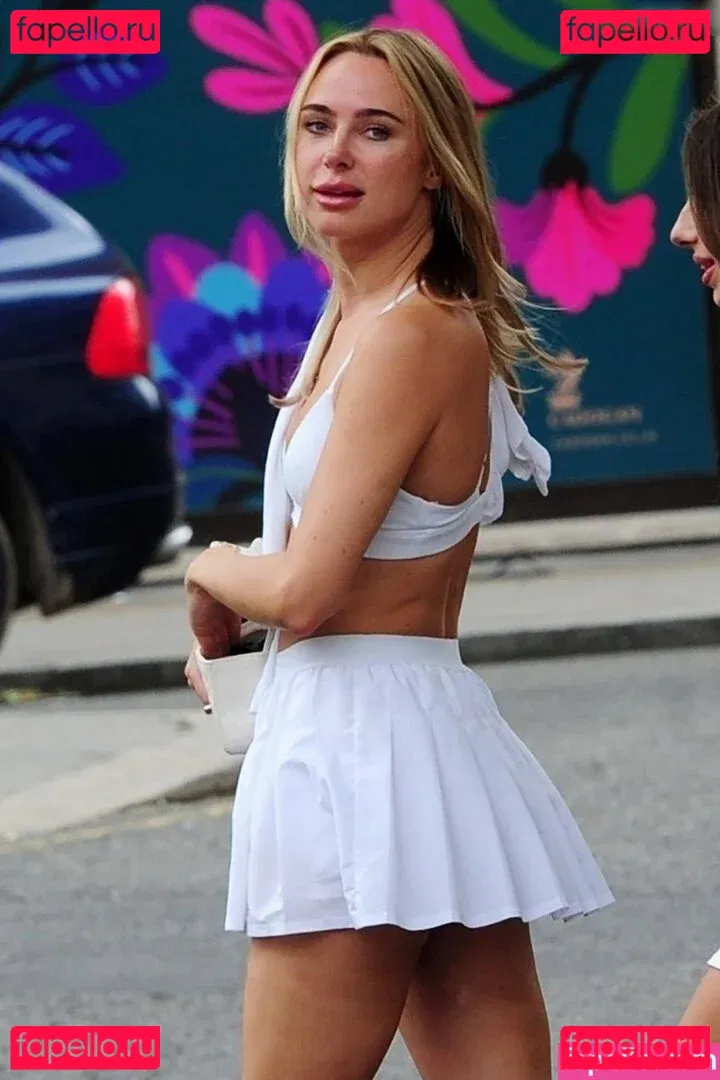 Kimberley Garner Onlyfans Photo Gallery 