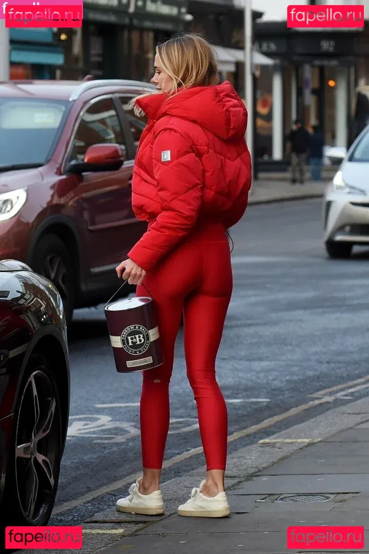 Kimberley Garner Onlyfans Photo Gallery 