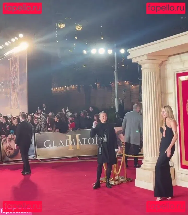 Kimberley Garner Onlyfans Photo Gallery 