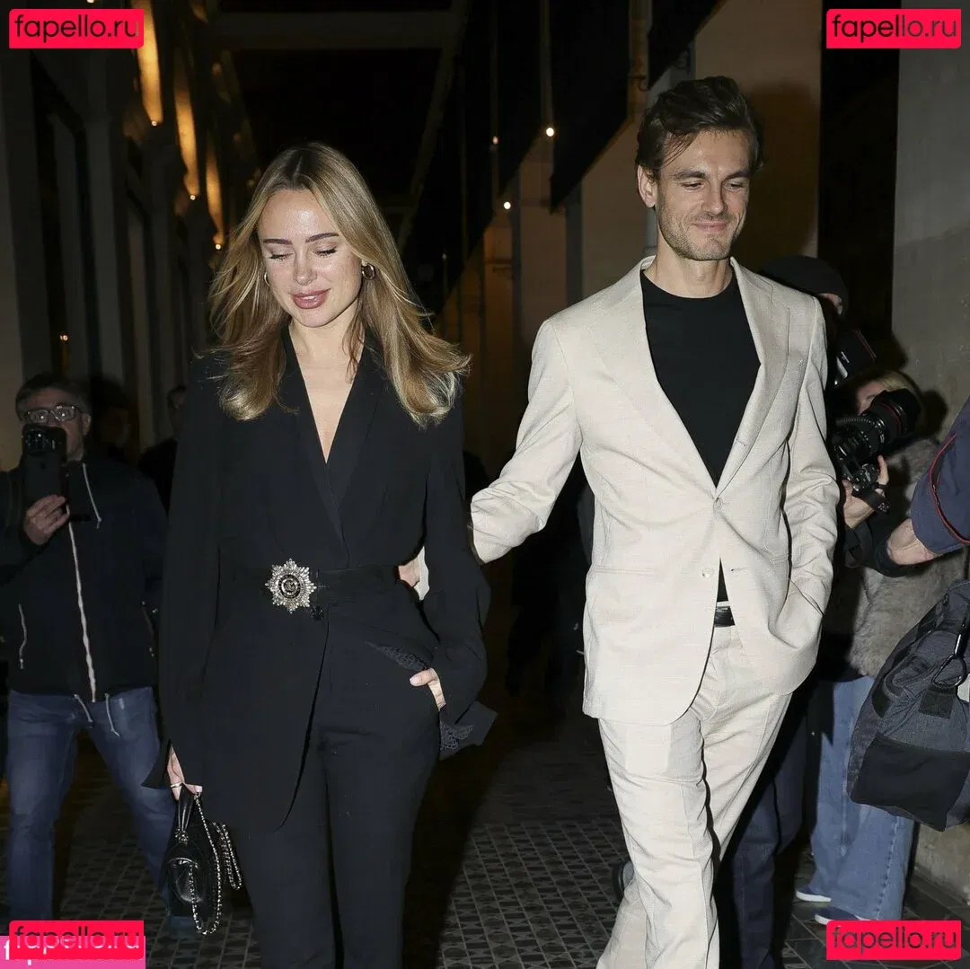 Kimberley Garner Onlyfans Photo Gallery 