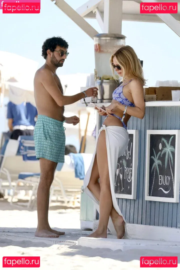 Kimberley Garner Onlyfans Photo Gallery 