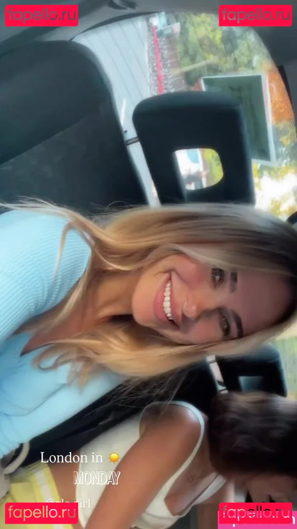 Kimberley Garner Onlyfans Photo Gallery 