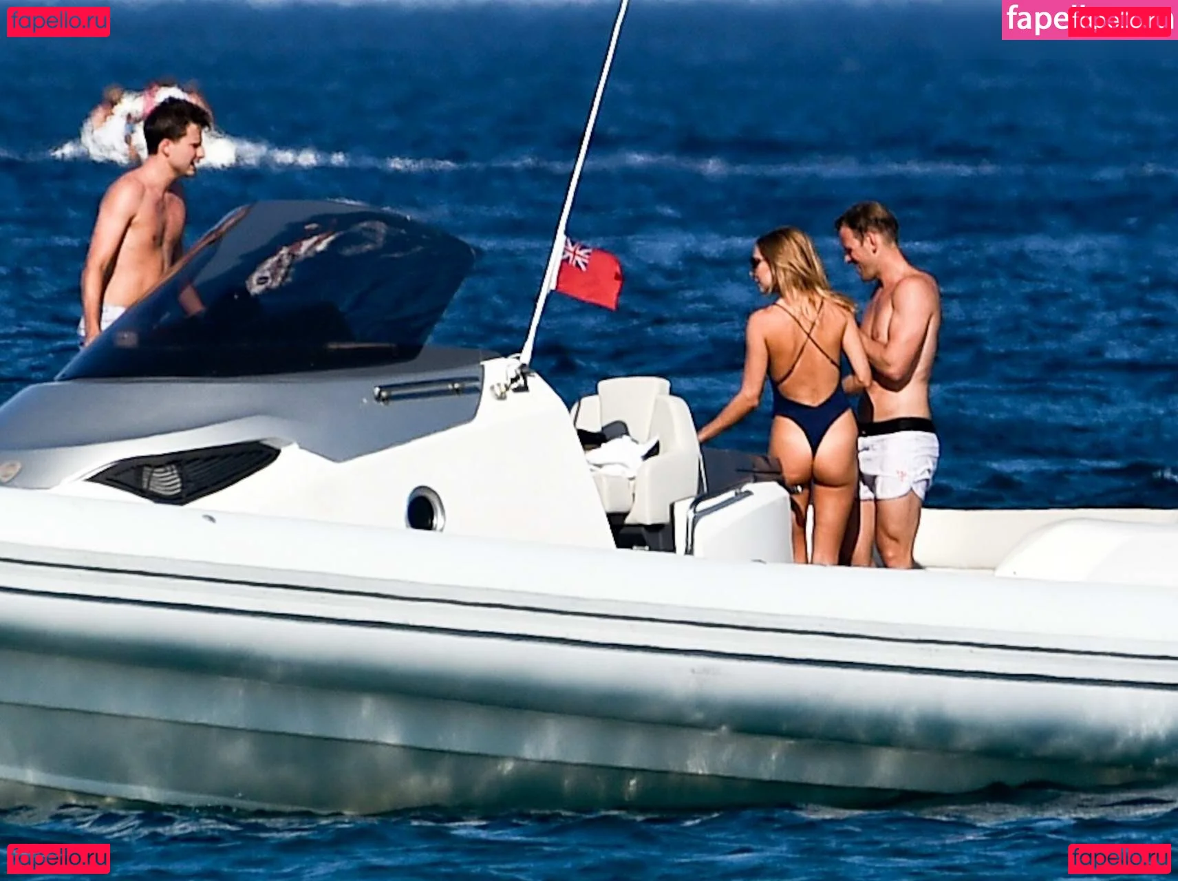 Kimberley Garner Onlyfans Photo Gallery 