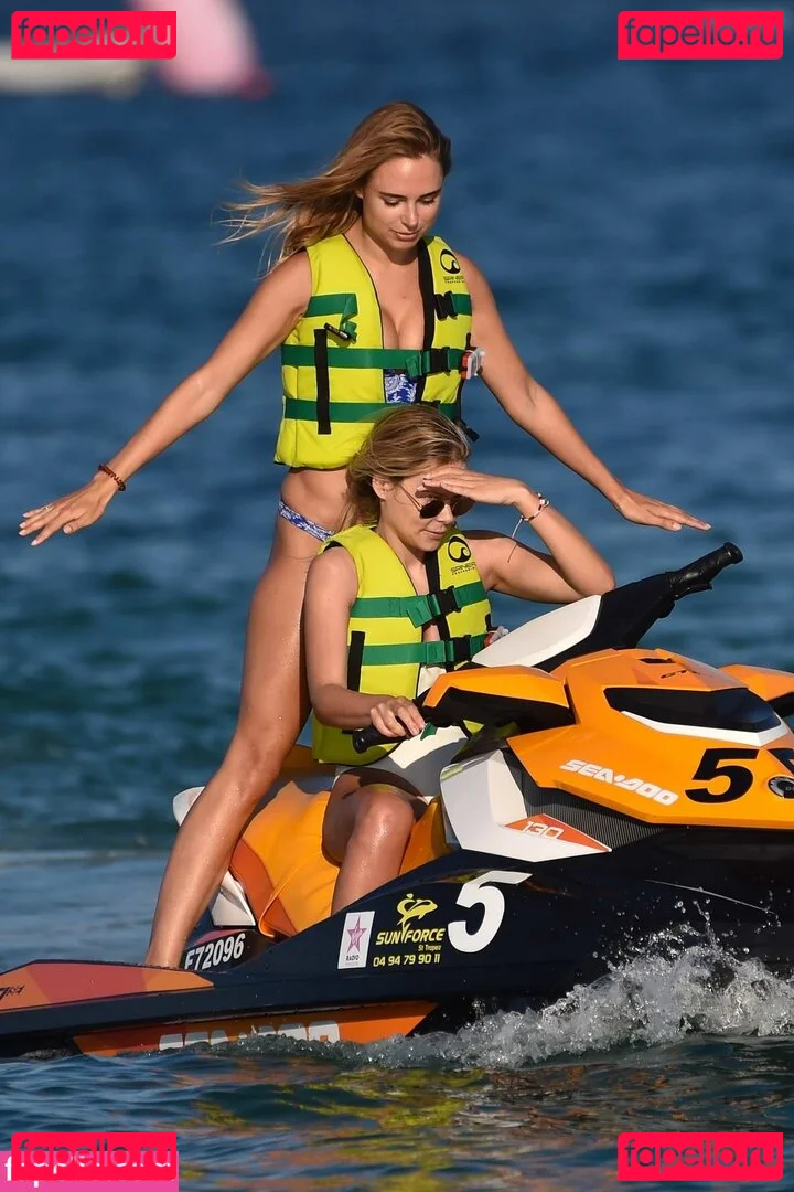 Kimberley Garner Onlyfans Photo Gallery 