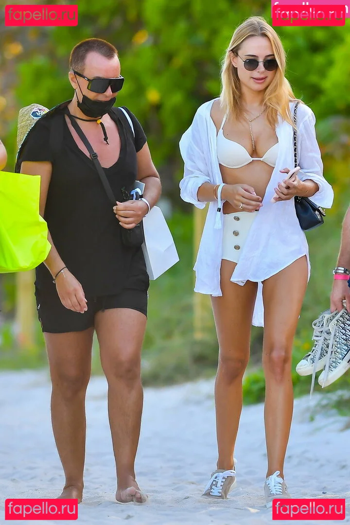 Kimberley Garner Onlyfans Photo Gallery 