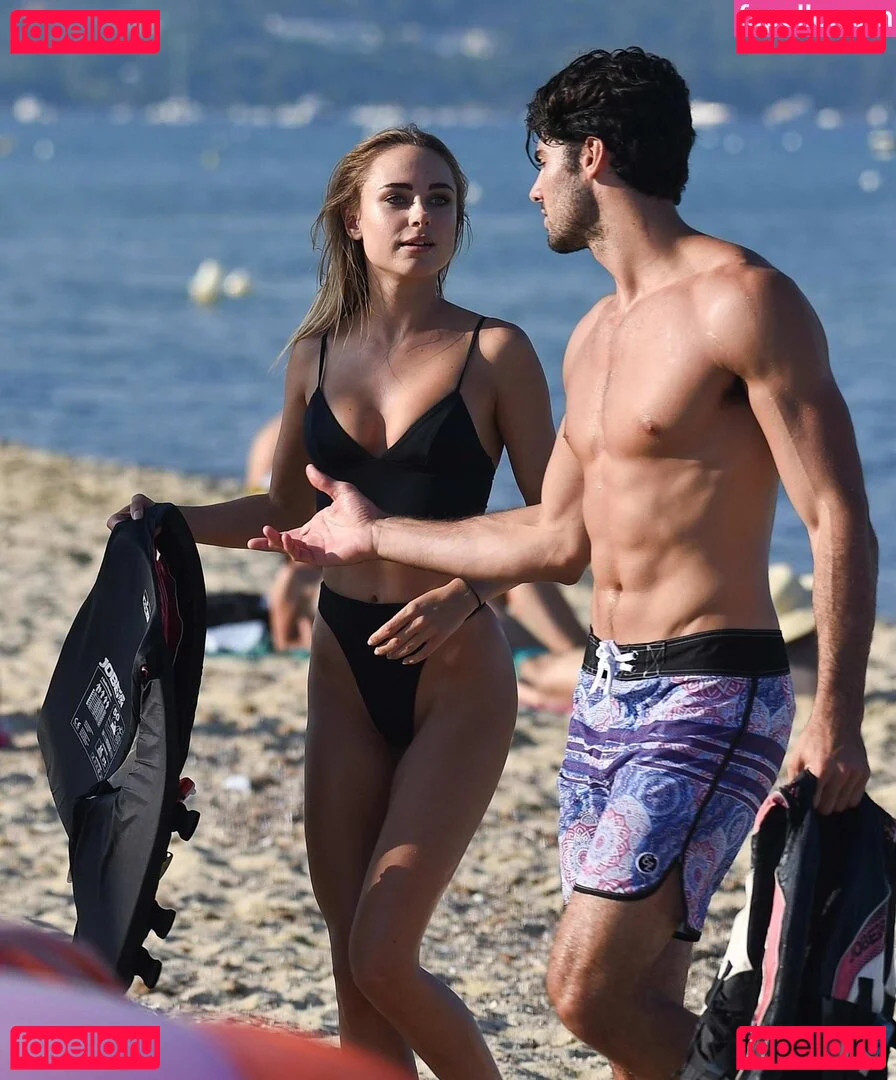 Kimberley Garner Onlyfans Photo Gallery 