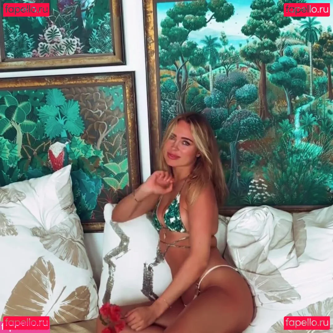 Kimberley Garner Onlyfans Photo Gallery 