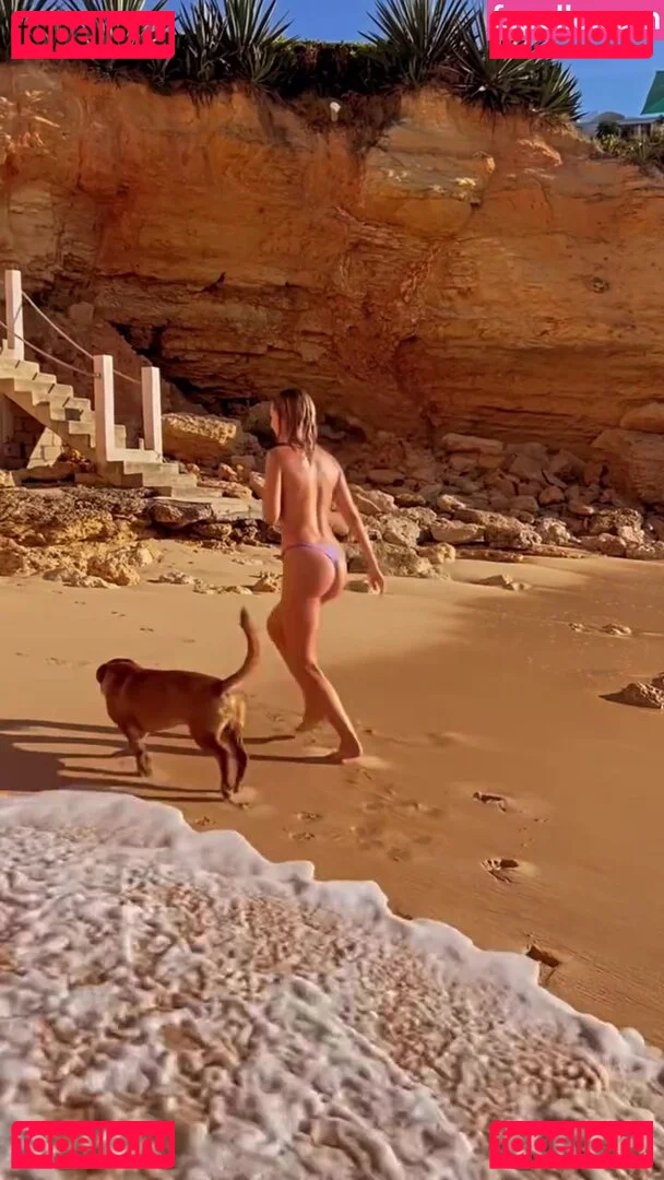 Kimberley Garner Onlyfans Photo Gallery 