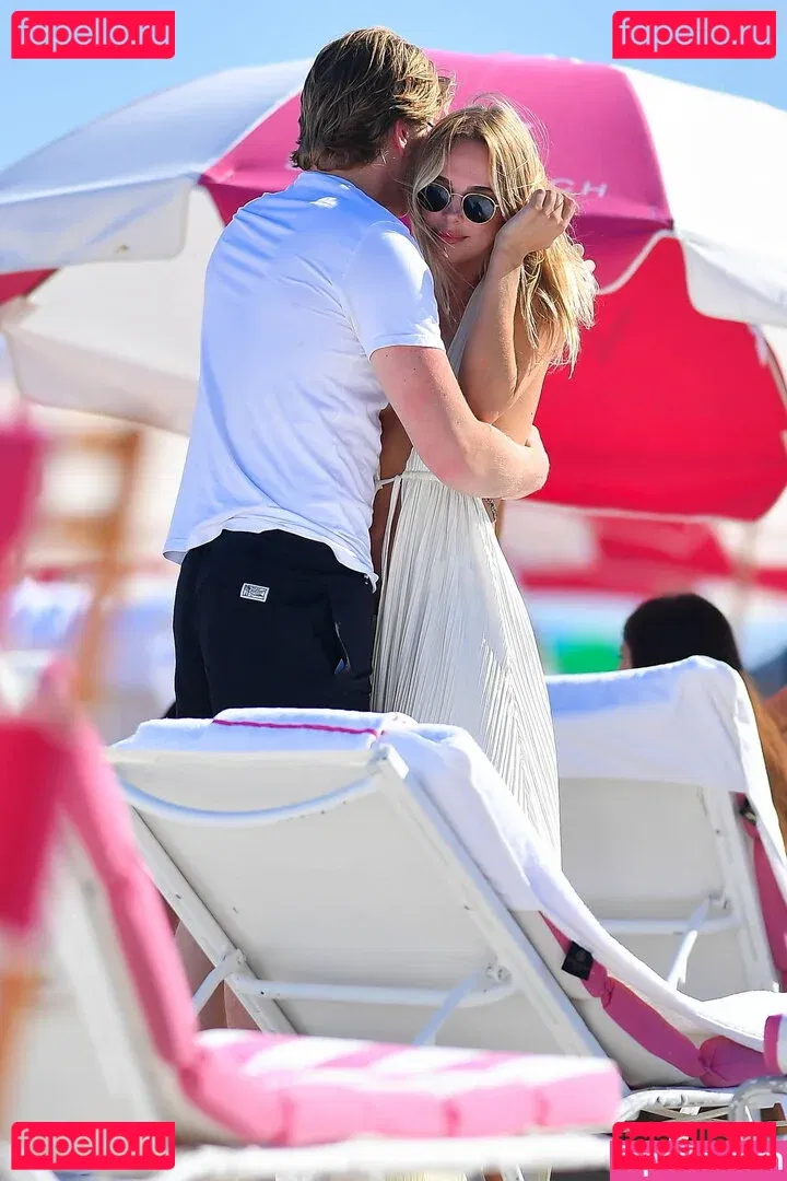 Kimberley Garner Onlyfans Photo Gallery 