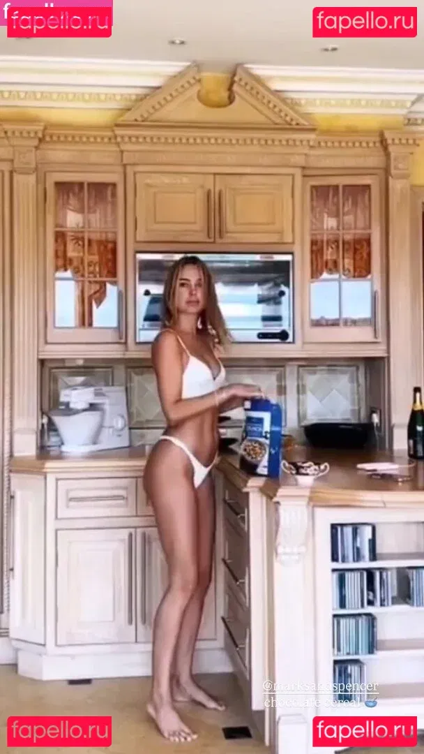 Kimberley Garner Onlyfans Photo Gallery 