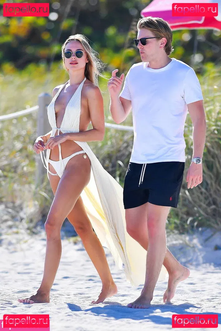 Kimberley Garner Onlyfans Photo Gallery 