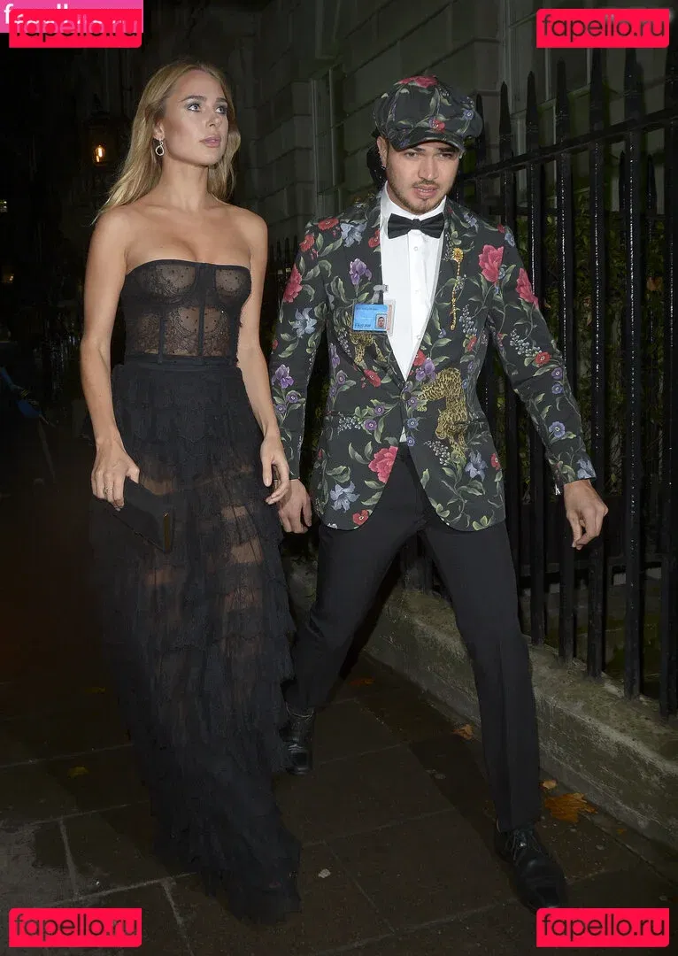 Kimberley Garner Onlyfans Photo Gallery 