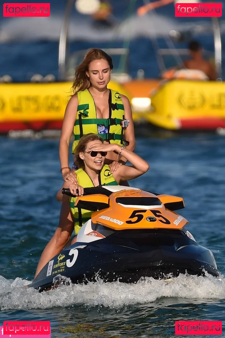 Kimberley Garner Onlyfans Photo Gallery 