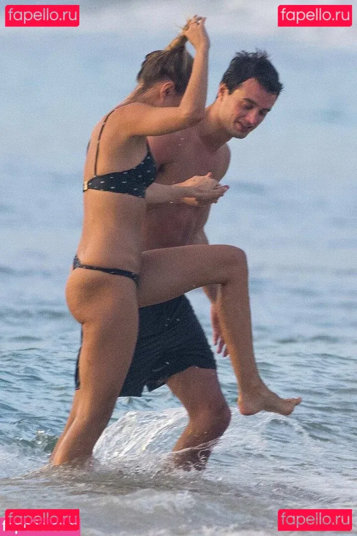 Kimberley Garner Onlyfans Photo Gallery 