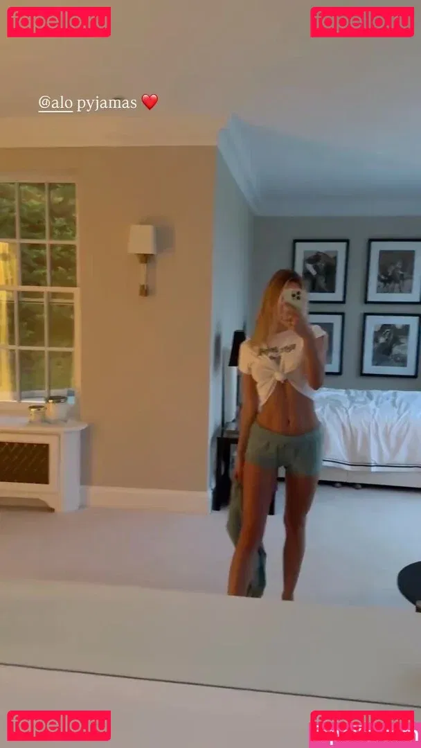 Kimberley Garner Onlyfans Photo Gallery 