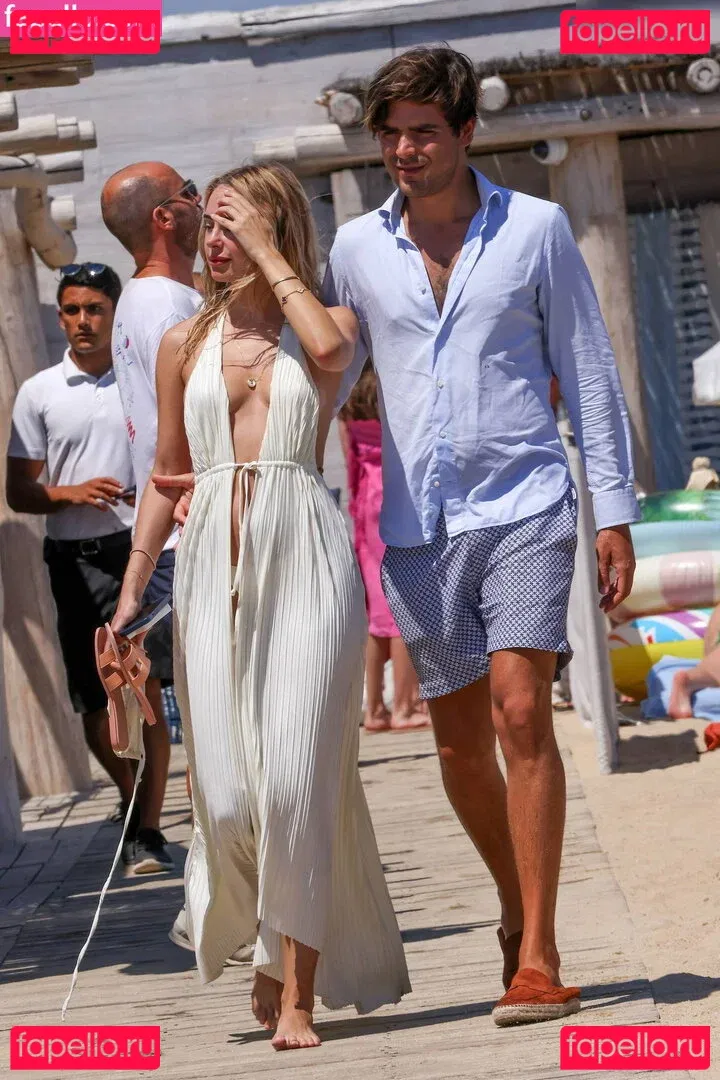 Kimberley Garner Onlyfans Photo Gallery 