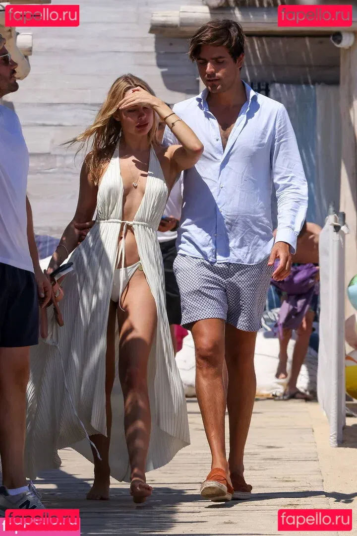 Kimberley Garner Onlyfans Photo Gallery 