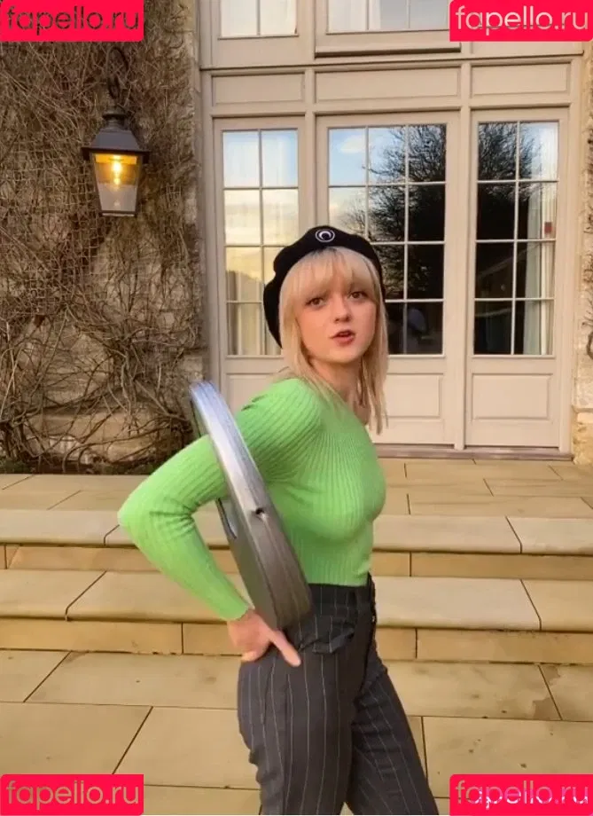 Maisie Williams Onlyfans Photo Gallery 